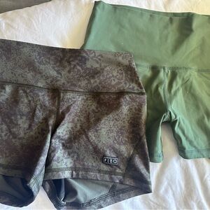 FLEO and BORN PRIMITIVE shorts Green and Patterned